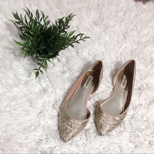 ✨HP✨ EUC Steve Madden Gold Flats - 10